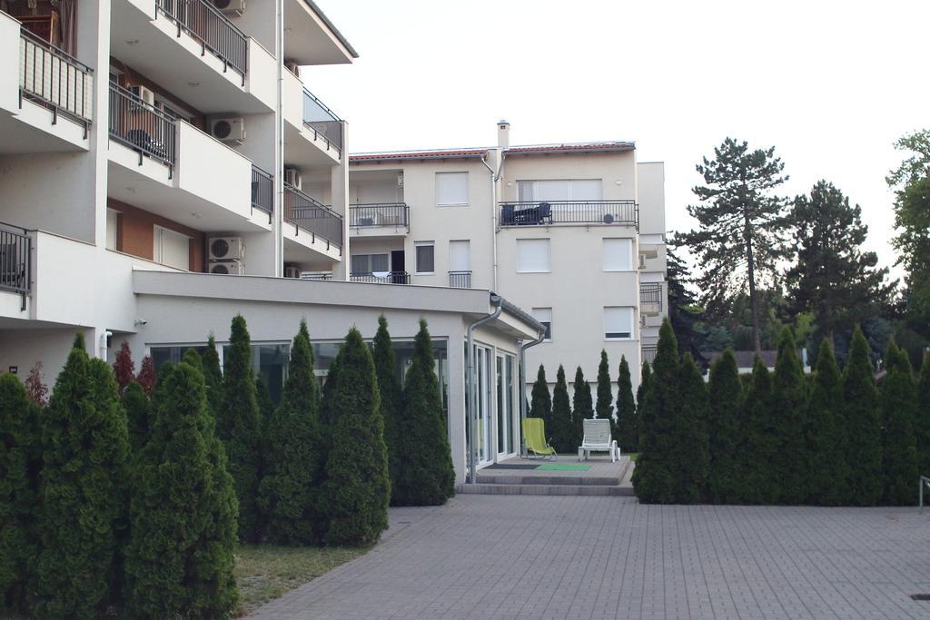 Honey Wellness Apartman Siófok Exterior foto